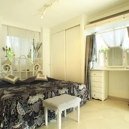 Dans Villa Spa Hammam Sauna Piscine, 5 Chambres * جوان ليه باه