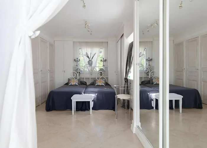 Dans Villa Spa Hammam Sauna Piscine, 5 Chambres فيلة جوان ليه باه