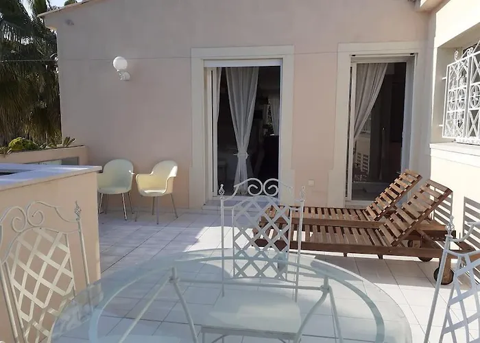 Dans Villa Spa Hammam Sauna Piscine, 5 Chambres فيلة