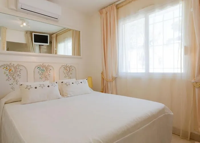 Dans Villa Spa Hammam Sauna Piscine, 5 Chambres * جوان ليه باه