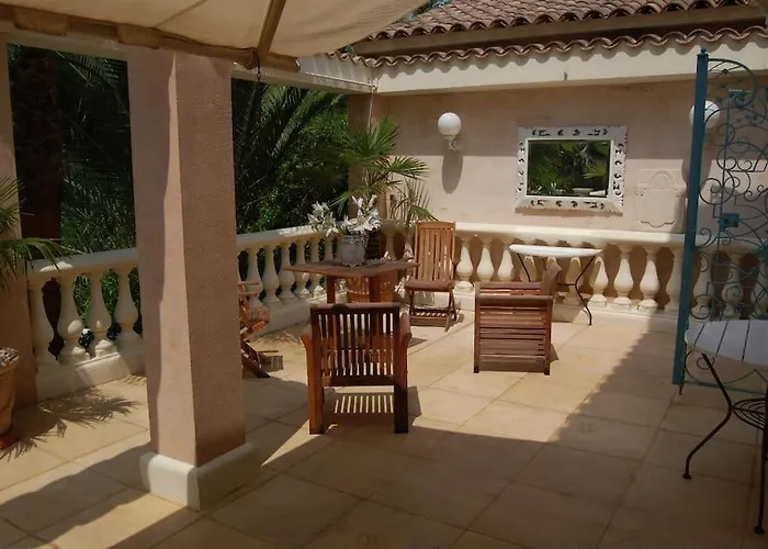 Dans Villa Spa Hammam Sauna Piscine, 5 Chambres فيلة