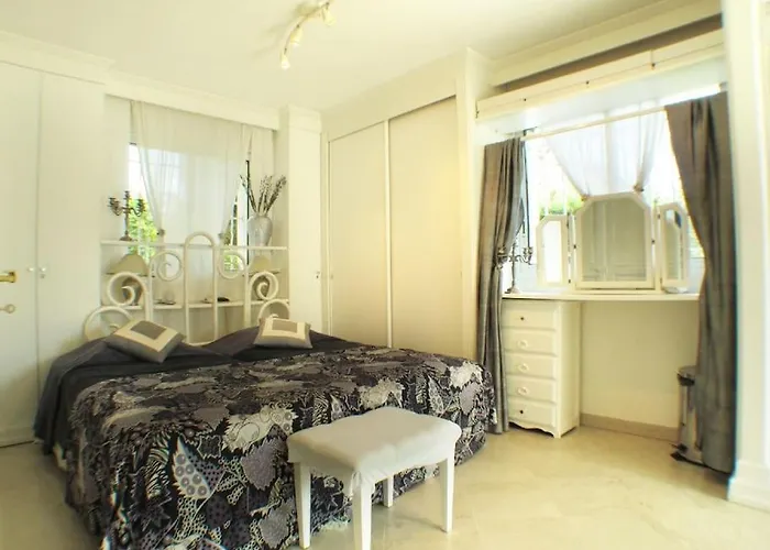 Dans Villa Spa Hammam Sauna Piscine, 5 Chambres * جوان ليه باه